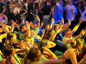 2f411952-ce62-4644-98e3-904e085c8ae5